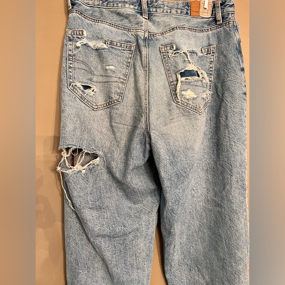 American Eagle Size 6 Mom Jean - Picture 2 of 5